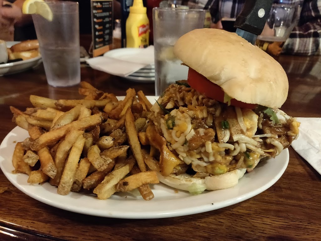 neebing roadhouse dining room