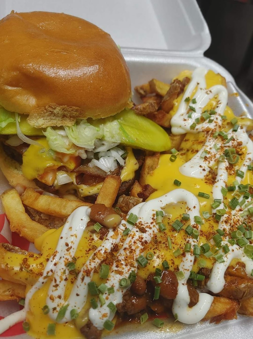Kickin Wings | 630 Jubilee Rd, Muncey, ON N0L 1Y0, Canada | Phone: (519) 264-1960