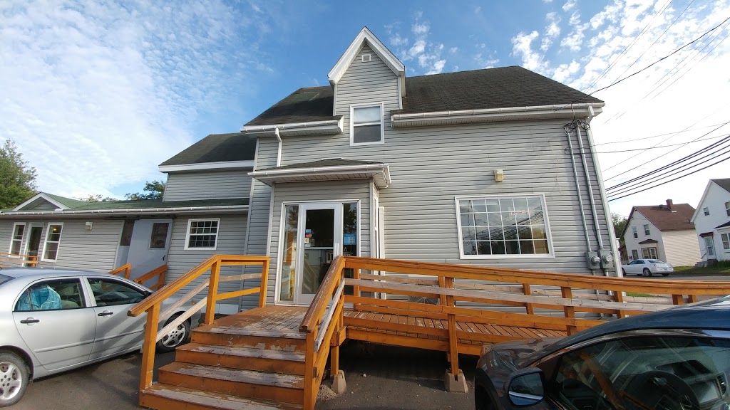 Woos Kitchen | 26 S Albion St, Amherst, NS B4H 2W3, Canada | Phone: (902) 667-8888