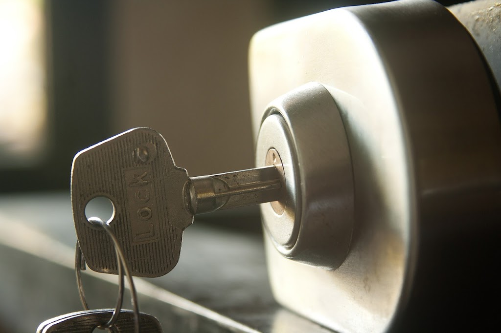 Calgary Lock Services | 307 Trafford Dr NW, Calgary, AB T2K 2T1, Canada | Phone: (403) 870-4095