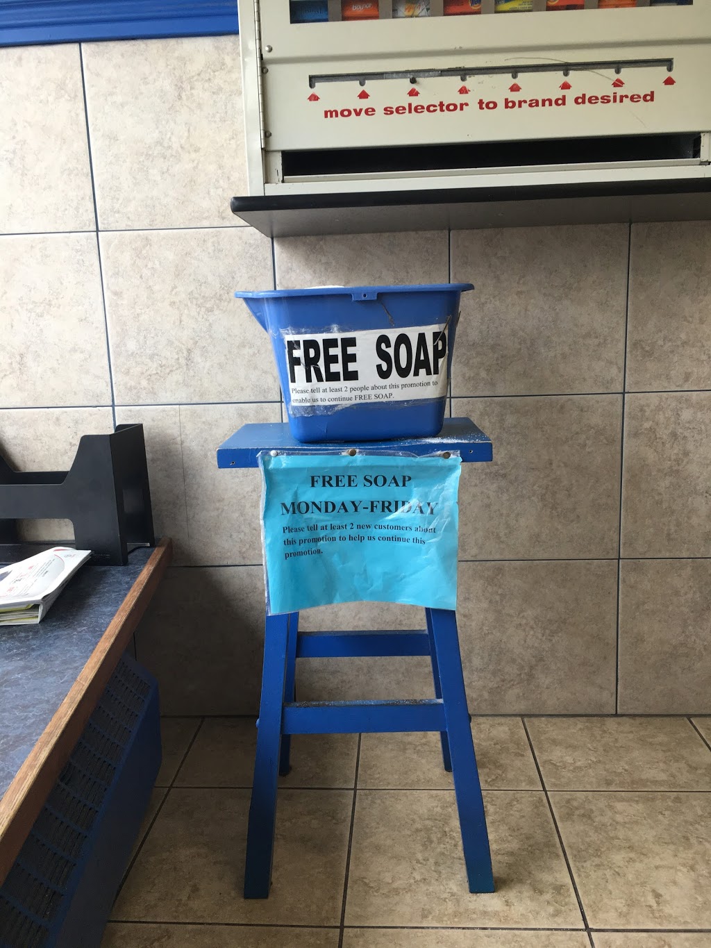 Quick Clean Coin Laundry | 558 Sheppard Ave W, North York, ON M3H 2R9, Canada | Phone: (416) 823-5251