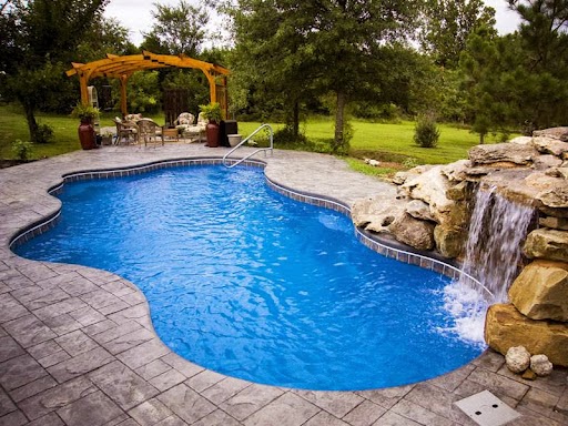 International Pool & Spa Centers Oshawa | 800 Taunton Rd W, Oshawa, ON L1H 7K4, Canada | Phone: (905) 434-7727