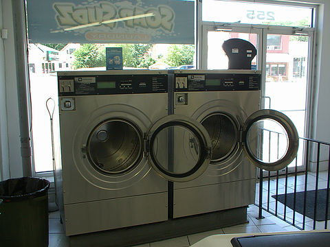 Soap Sudz Laundry | 255 Henderson Hwy, Winnipeg, MB R2L 1M3, Canada | Phone: (204) 654-3216