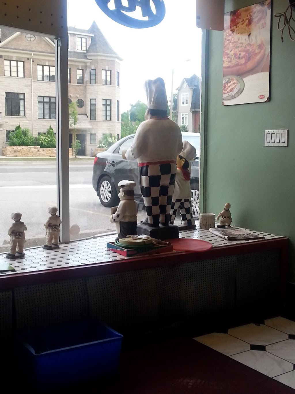 Milanos Pizza | 3886 Bloor St W, Etobicoke, ON M9B 1L4, Canada | Phone: (416) 622-0222
