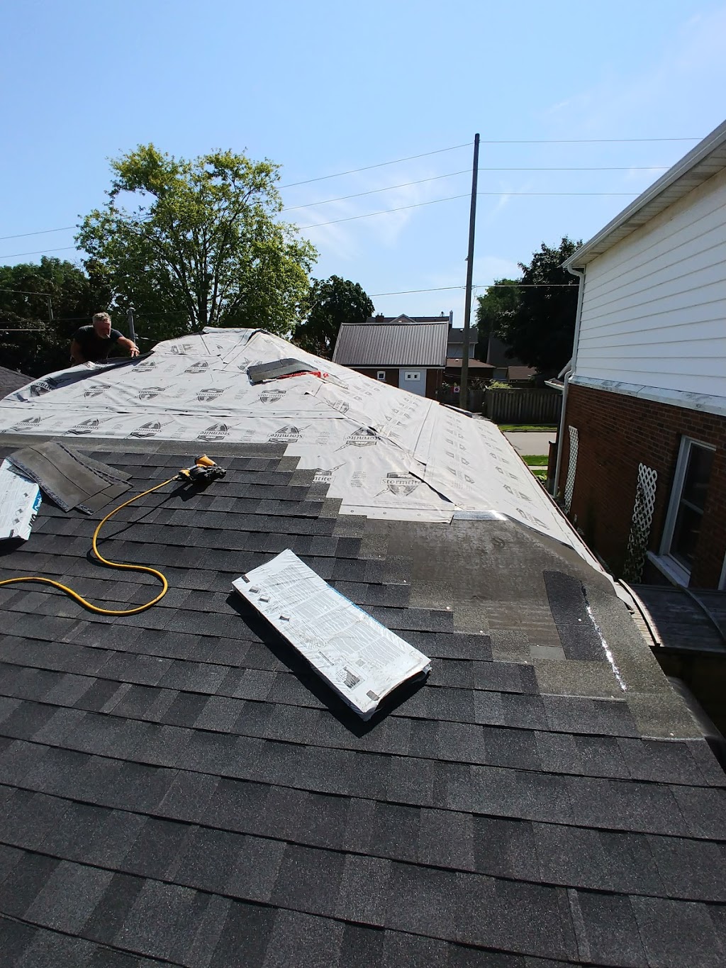 Newfs on Roofs | 188 Glenwood Crescent, Oshawa, ON L1G 3B1, Canada | Phone: (416) 525-6122
