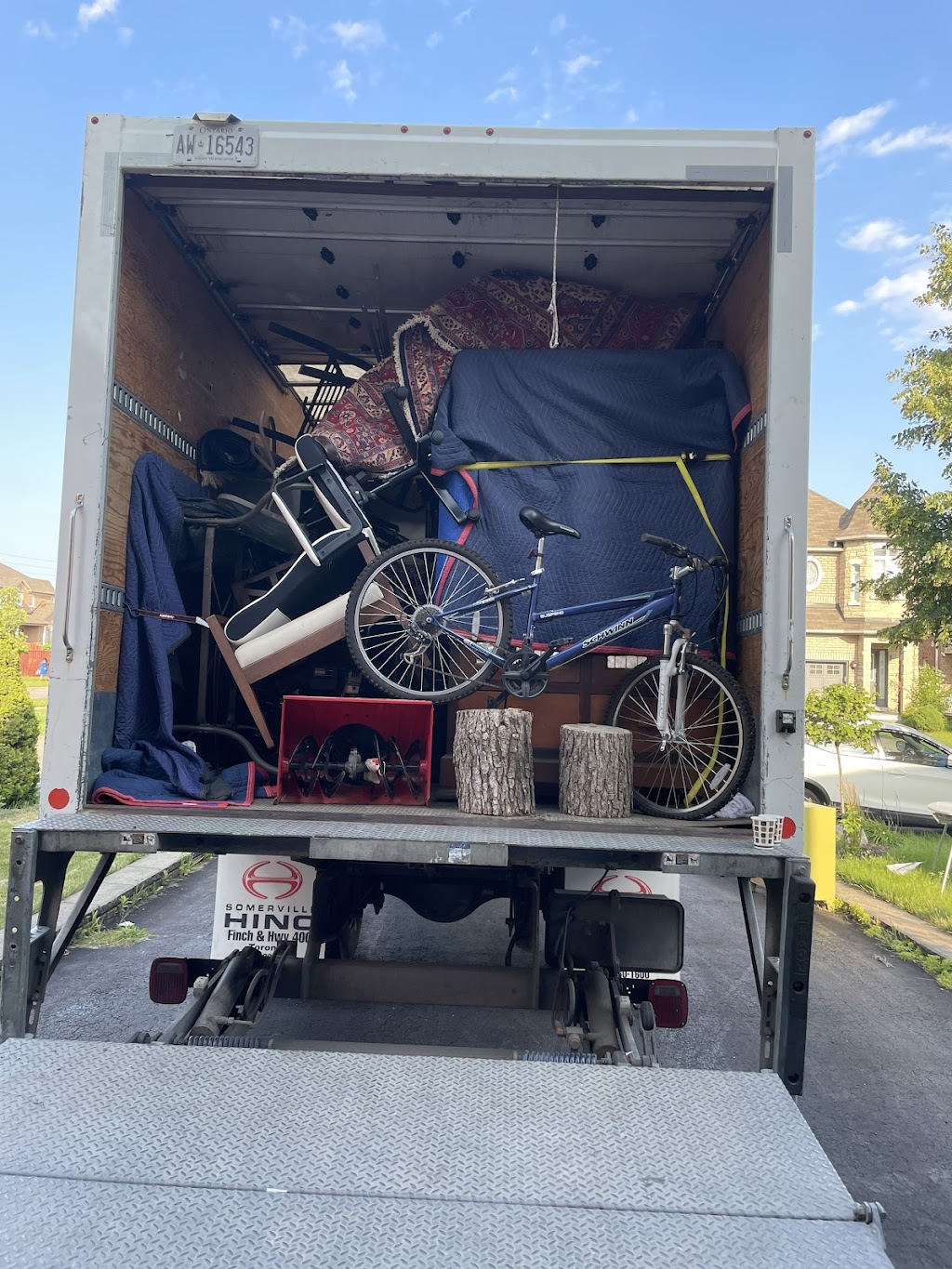 Nairi Moving | 135 Antibes Dr #1401, North York, ON M2R 2Z1, Canada | Phone: (416) 700-3270