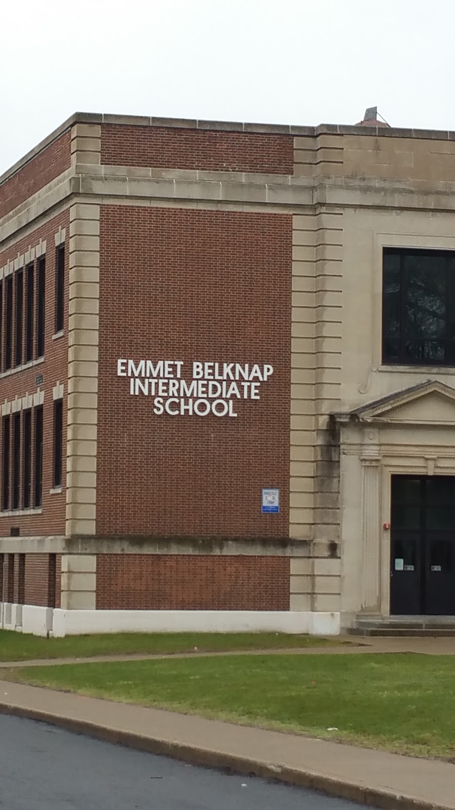 Emmet Belknap Intermediate School | 491 High St, Lockport, NY 14094, USA | Phone: (716) 478-4550