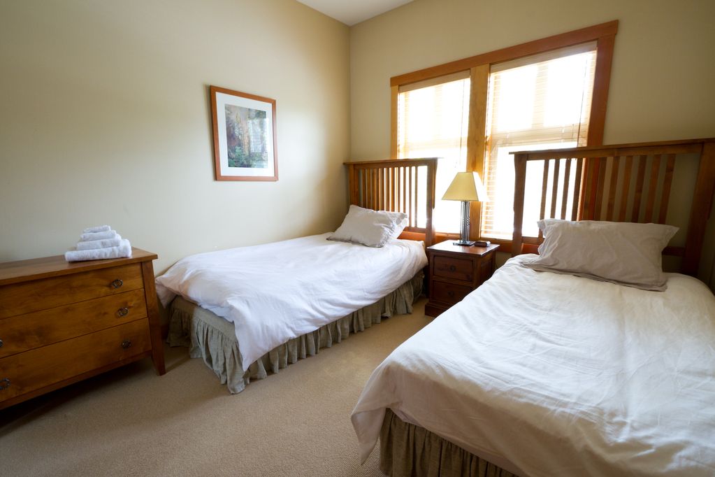 Panorama Vacation Rental - Wolf Lake | 123 Huggard Rd, Calgary, AB T3Z 2C2, Canada | Phone: (403) 970-9074