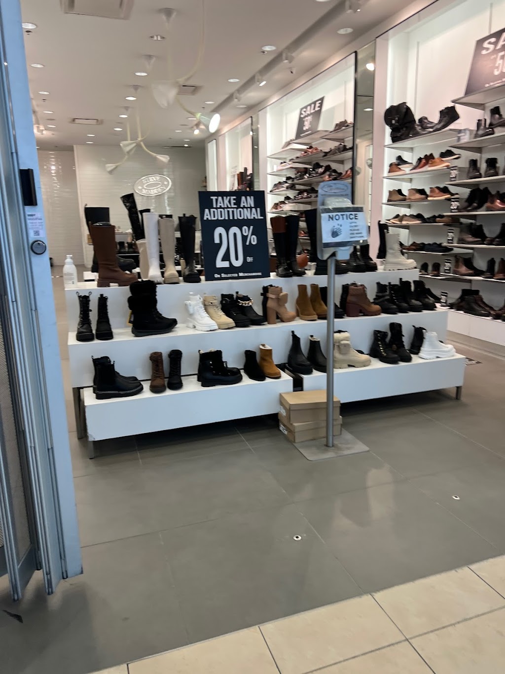Steven Madden | 1485 Portage Ave & Unit #L123B, Winnipeg, MB R3G 0W4, Canada | Phone: (204) 775-0260