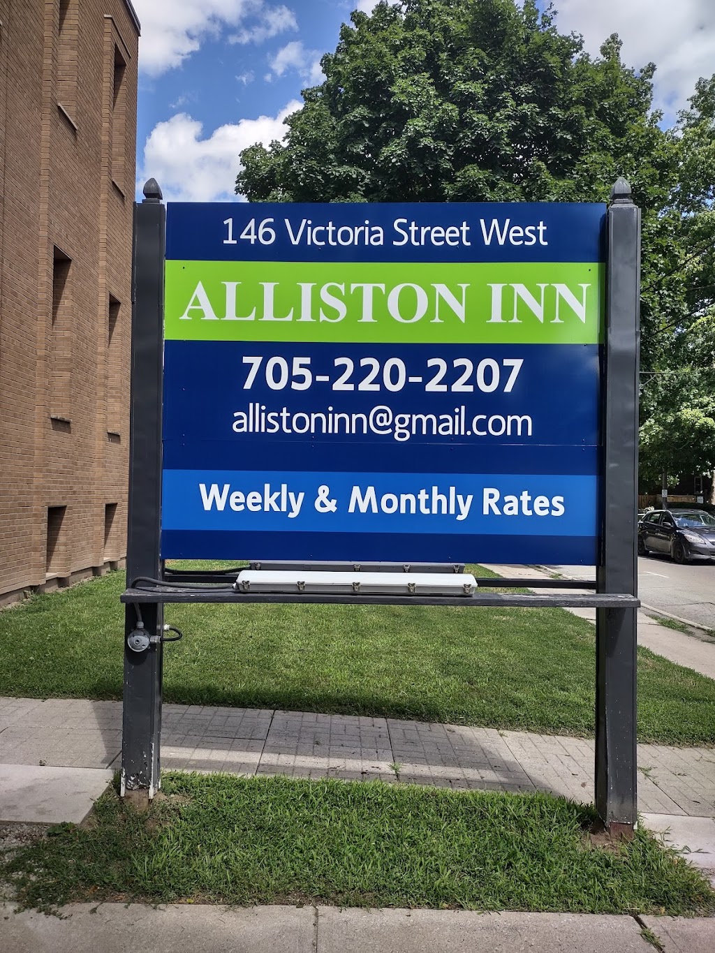 Alliston Inn | 146 Victoria St W, Alliston, ON L9R 1L7, Canada | Phone: (705) 220-2207