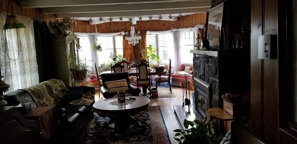 Auberge Bonne Nuit Bonjour B&B | 1980 Boulevard de Sainte-Adèle, Sainte-Adèle, QC J8B 2N5, Canada | Phone: (450) 229-7500