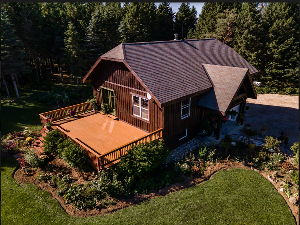Susan Moffat, Century 21 In-Studio Realty Inc., Brokerage | 7 Main St E, Markdale, ON N0C 1H0, Canada | Phone: (519) 377-5154