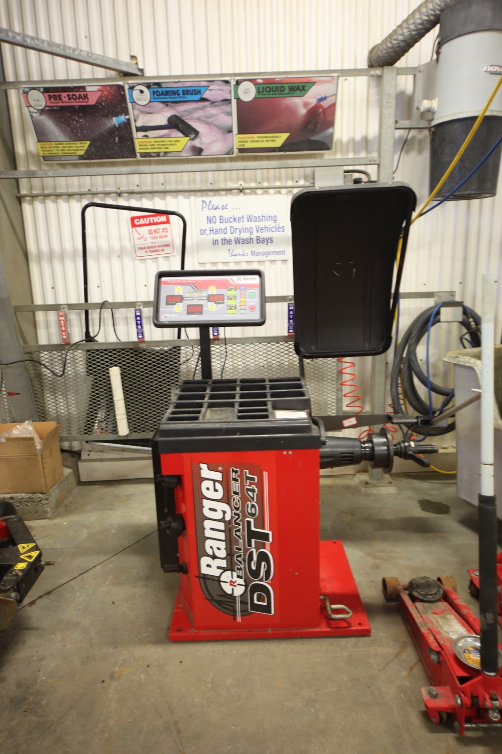 91 Tire Lube Car Wash | 371 91 St SW, Edmonton, AB T6X 0C5, Canada | Phone: (780) 490-7040