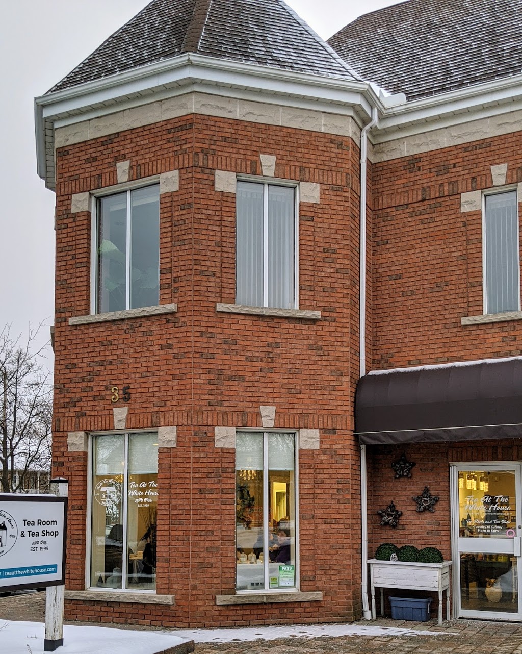 Tea At The White House | 35 Main St N #1, Waterdown, ON L0R 2H0, Canada | Phone: (905) 690-9987