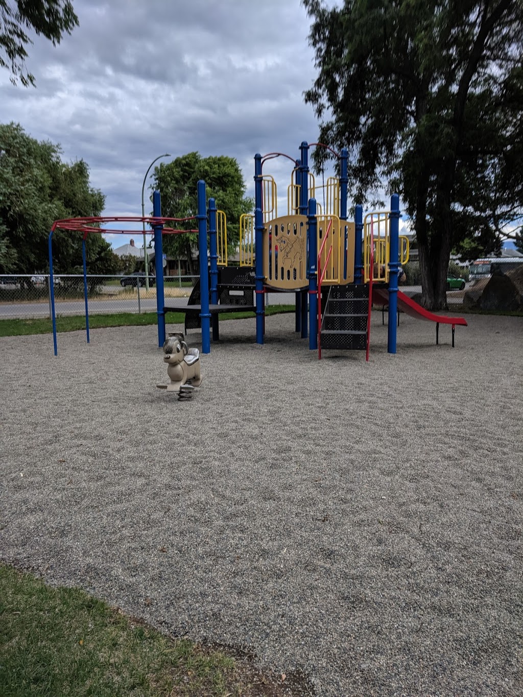 Sutherland Bay Park | 612 Ellis St, Kelowna, BC V1Y 0A2, Canada | Phone: (403) 805-2666