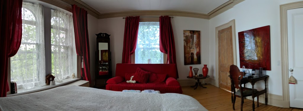 B&B Île de Garde | 576 Rue Prospect, Sherbrooke, QC J1H 1A8, Canada | Phone: (819) 346-0142