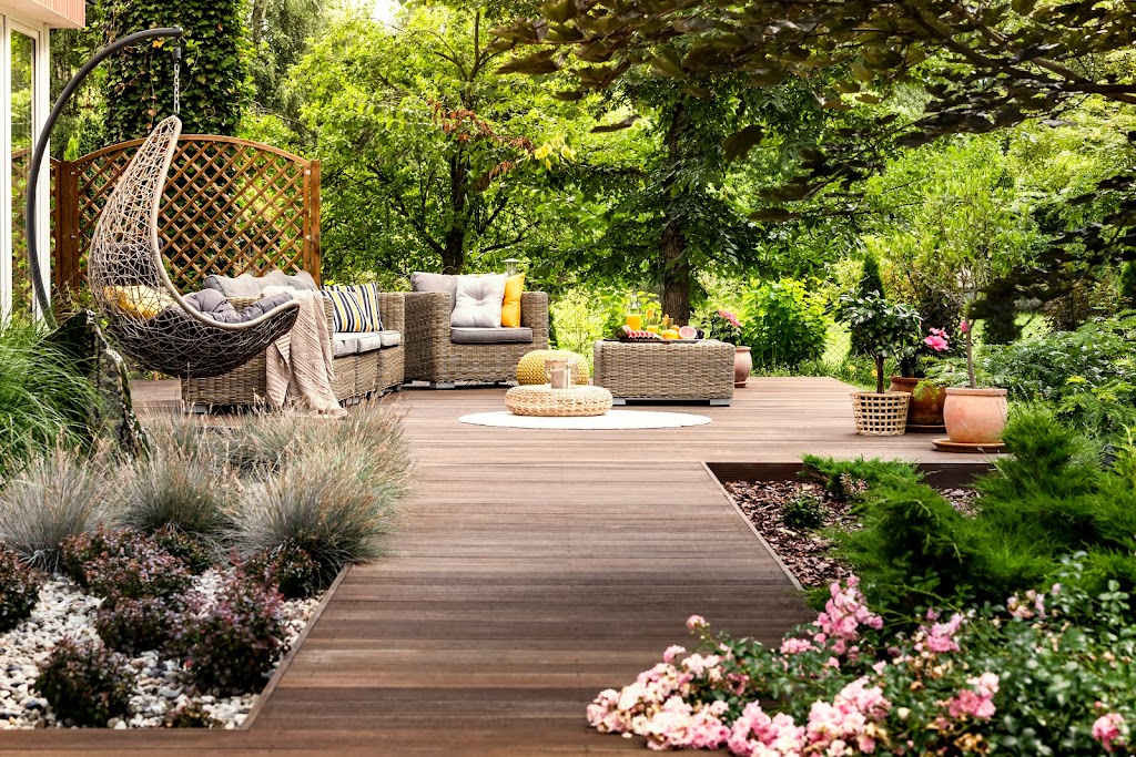 Landscaping, Fencing Services Surrey | 13311 80 Ave, Surrey, BC V3W 3B5, Canada | Phone: (604) 633-0400