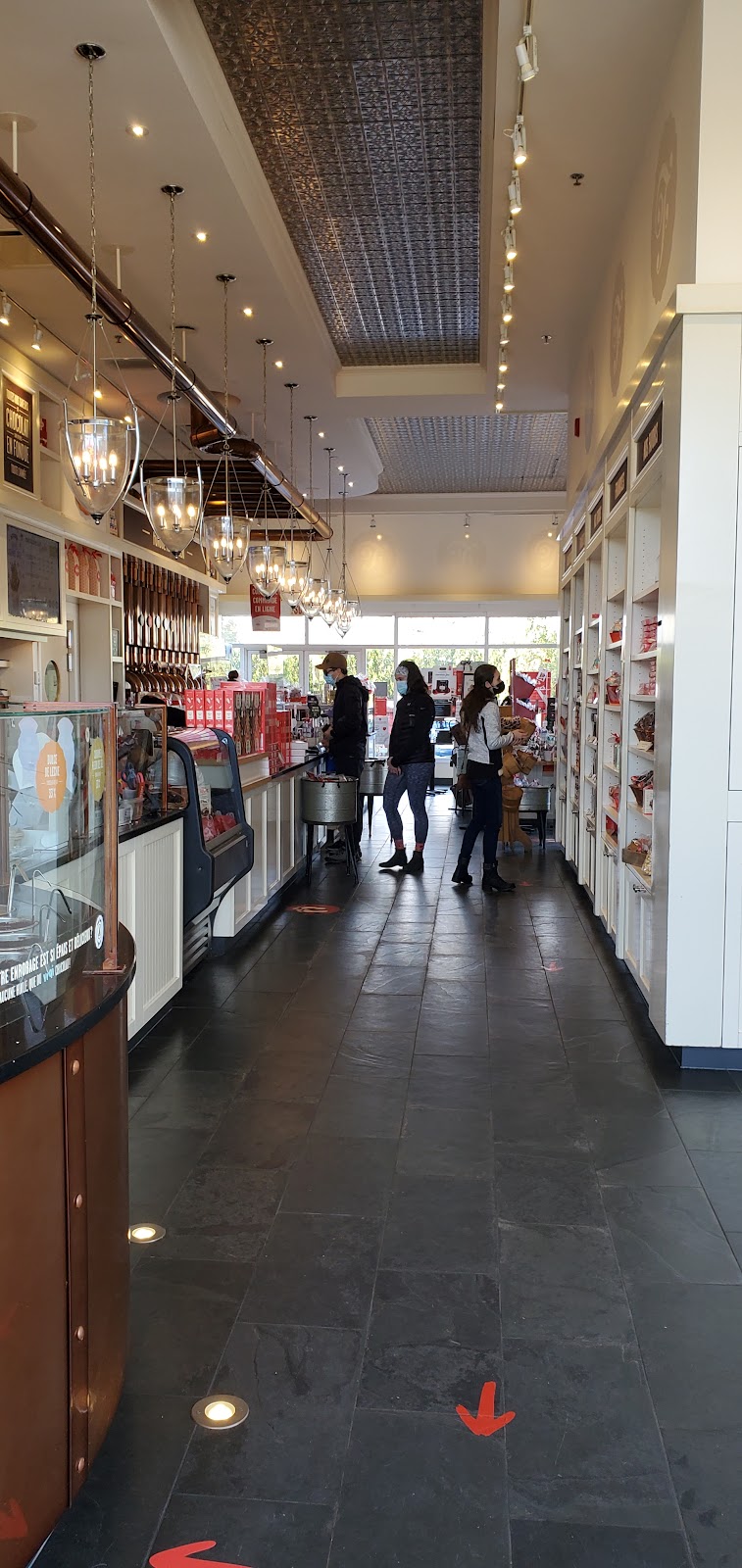 Chocolats Favoris | 9030 Bd de lOrmière, Québec, QC G2B 3K3, Canada | Phone: (418) 915-6444