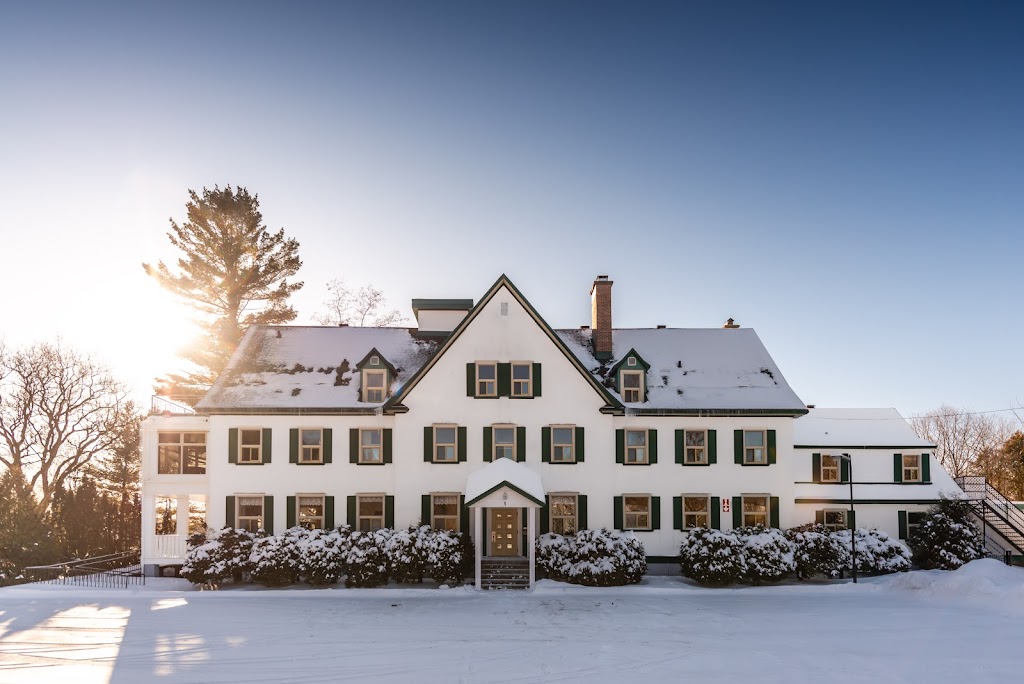 Chalets-Village Mont-Sainte-Anne | 1815 Bd les Neiges, Saint-Ferréol-les-Neiges, QC G0A 3R0, Canada | Phone: (418) 826-3331