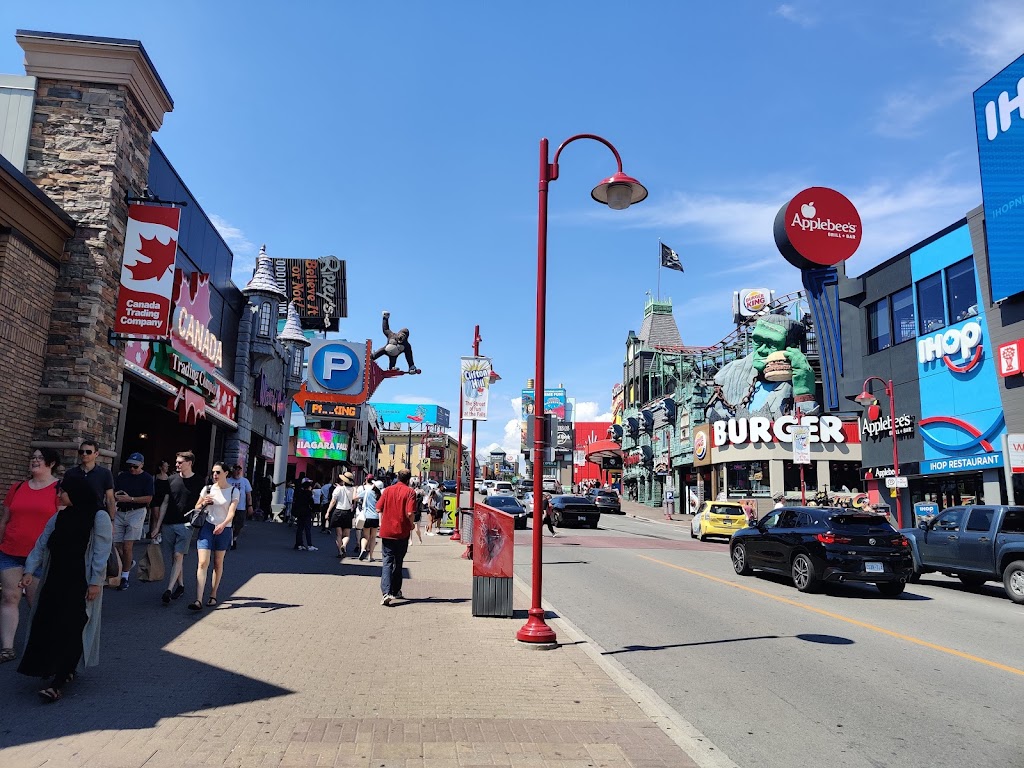 Applebee's Grill + Bar Clifton Hill 4955 Clifton Hill, Niagara
