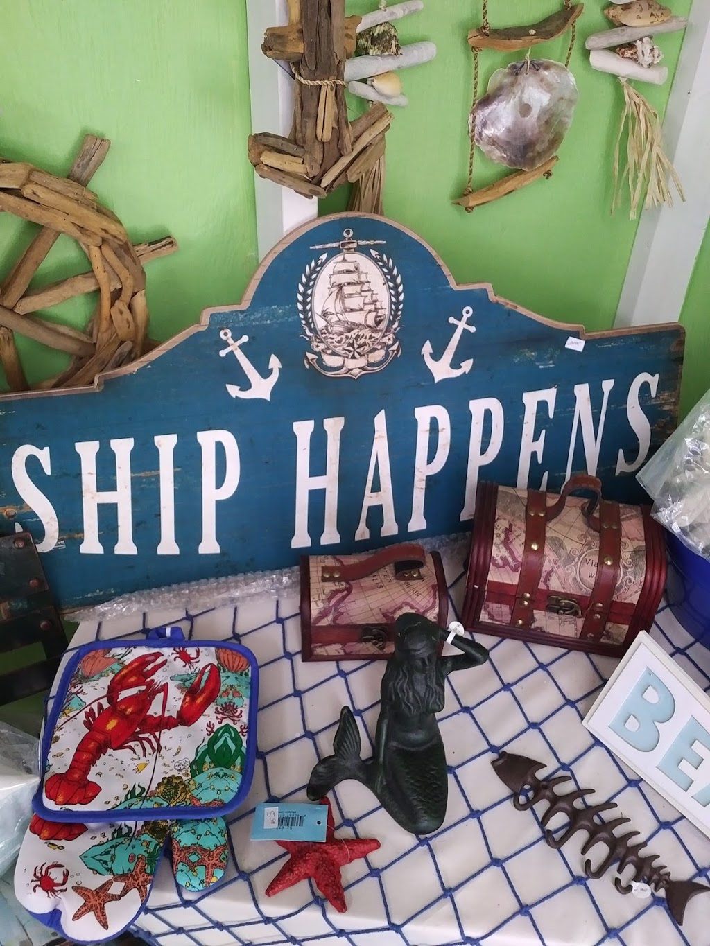 Lolas Landing | 10061 St Margarets Bay Rd, Hubbards, NS B0J 1T0, Canada | Phone: (902) 858-5652