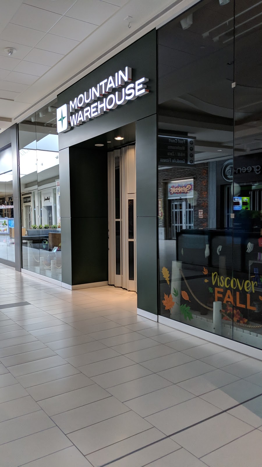 Mountain Warehouse | Shopping Centre, 419 King St W Unit 4070, Oshawa, ON L1J 2K5, Canada | Phone: (365) 442-0374