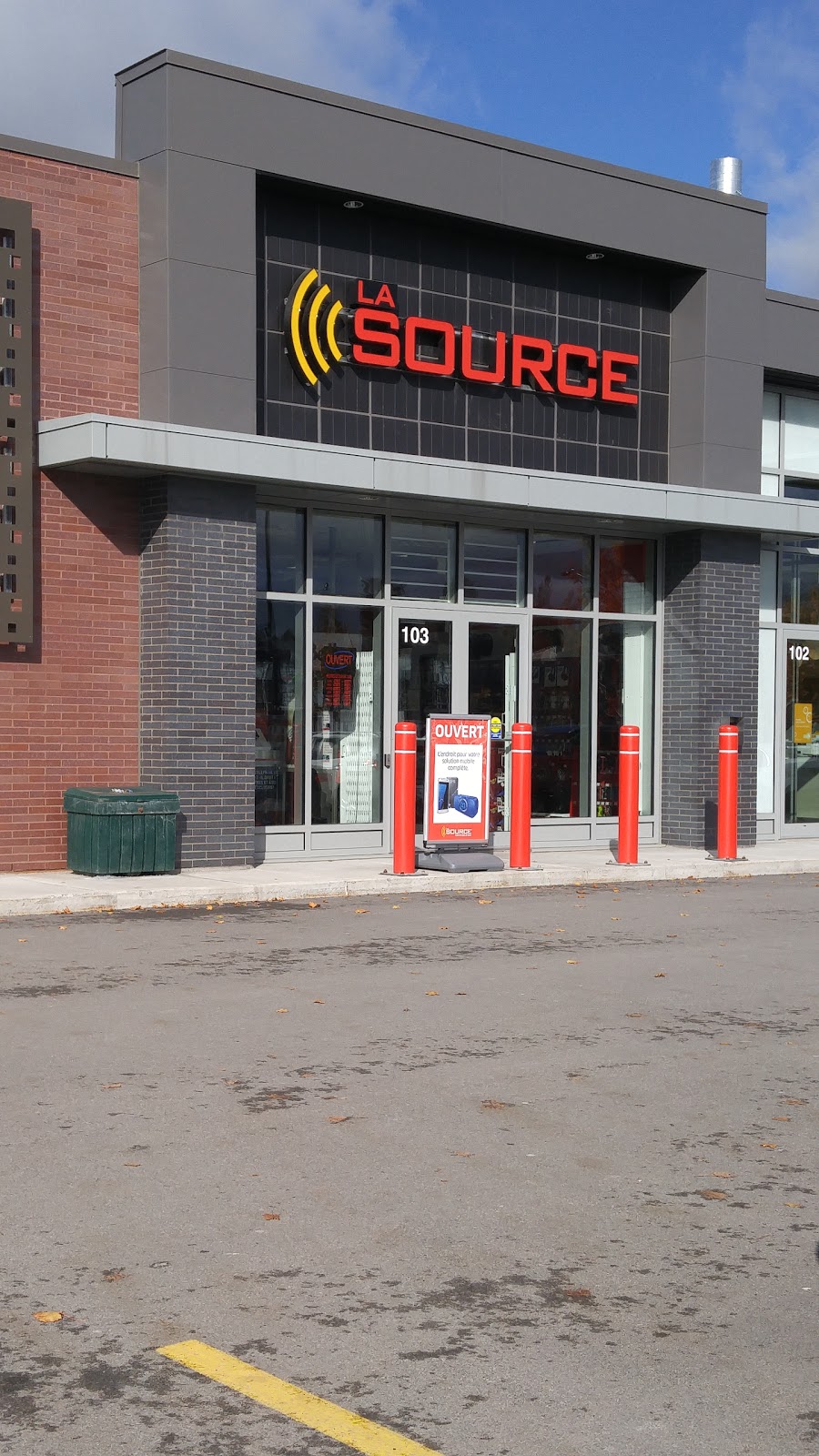 La Source | 1371 Boulevard Michèle-Bohec d3, Blainville, QC J7C 0M4, Canada | Phone: (844) 763-0636