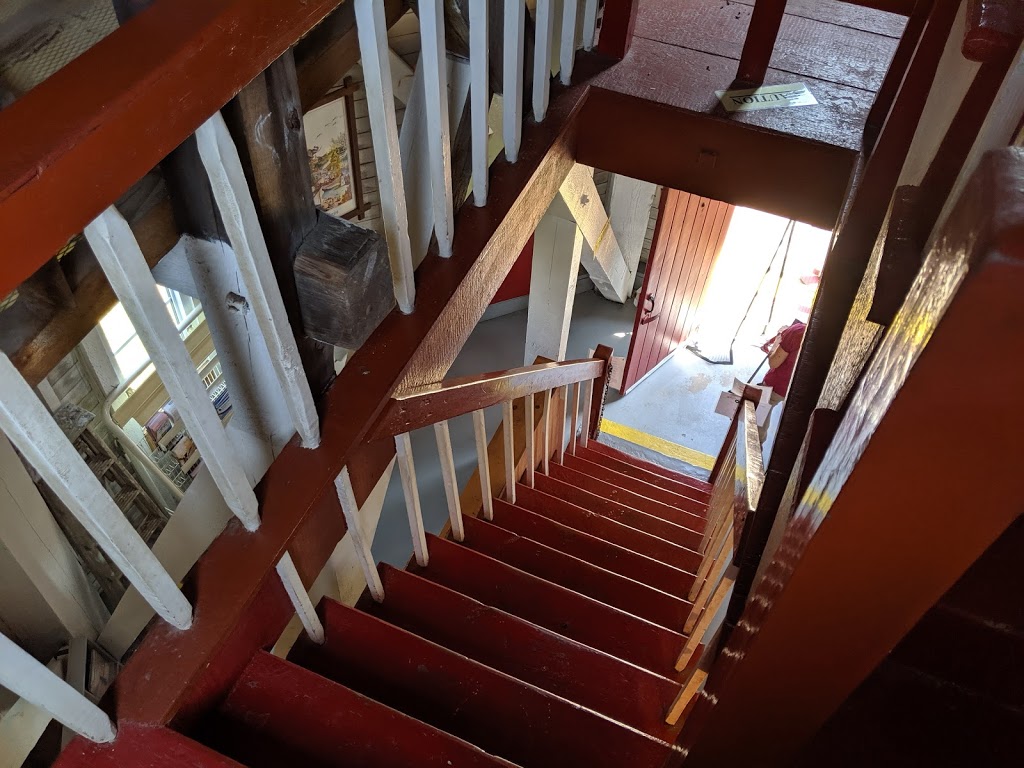 Port Burwell Lighthouse | 17 Robinson St, Port Burwell, ON N0J 1T0, Canada | Phone: (519) 874-4807