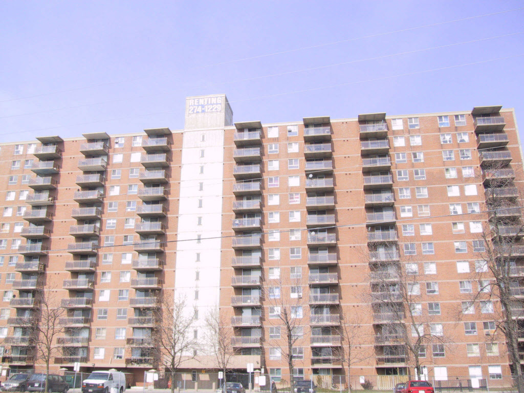 Horizon Apts The | 1060 Caven St #601, Mississauga, ON L5G 4J5, Canada | Phone: (905) 274-1229