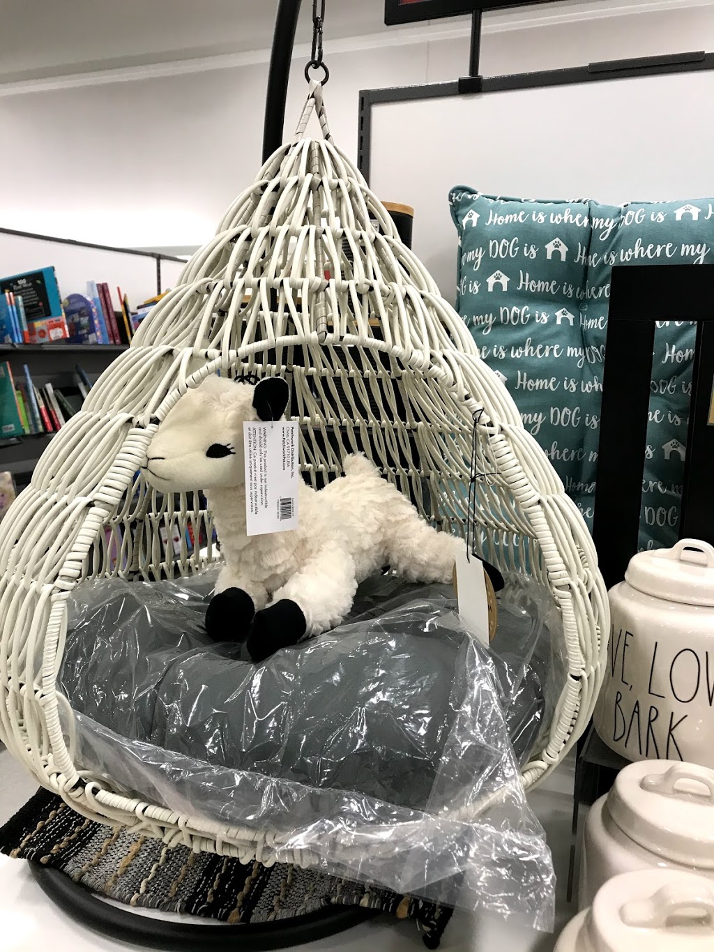 HomeSense | 1840 The Queensway, Etobicoke, ON M9C 5H5, Canada | Phone: (416) 621-4275