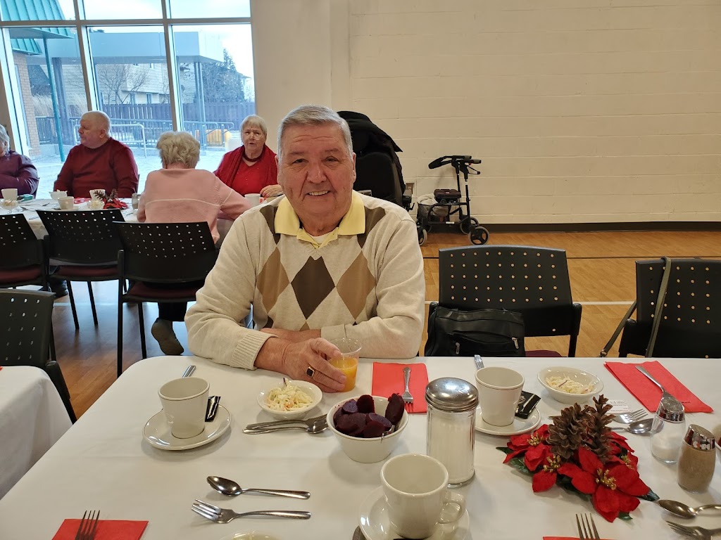 Pat Clark Community Center | 4355 Halmont Dr, Gloucester, ON K1J 8W6, Canada | Phone: (613) 748-1771