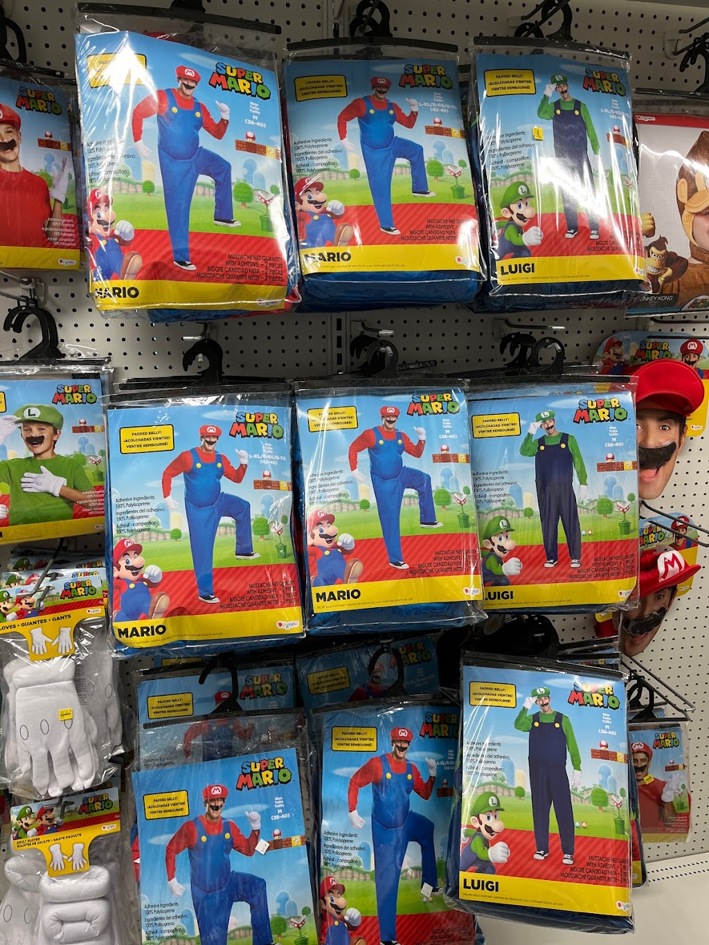 GIGGLES Laval - Party / Balloons / Balloon Delivery - Wedding Supplies / Jouets - Costumes | 1066 Rue Desserte O, Laval, QC H7X 4C9, Canada | Phone: (450) 689-7619