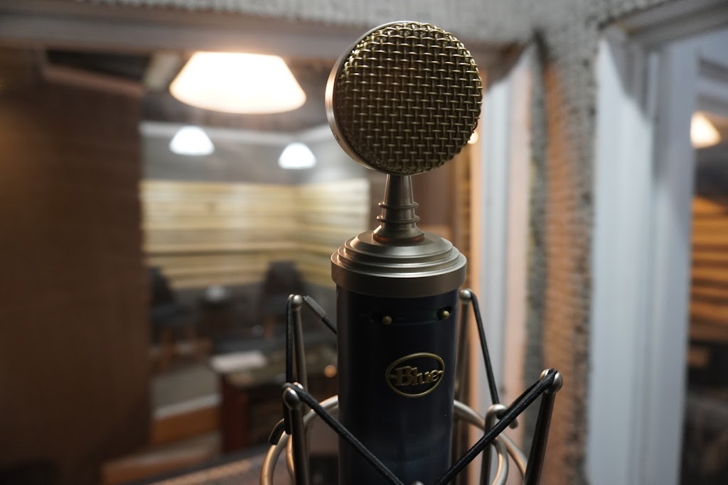 Burrow Media Recording Studios | 2527 Baseline Rd Unit 203, Ottawa, ON K2C 0E3, Canada | Phone: (613) 212-1575