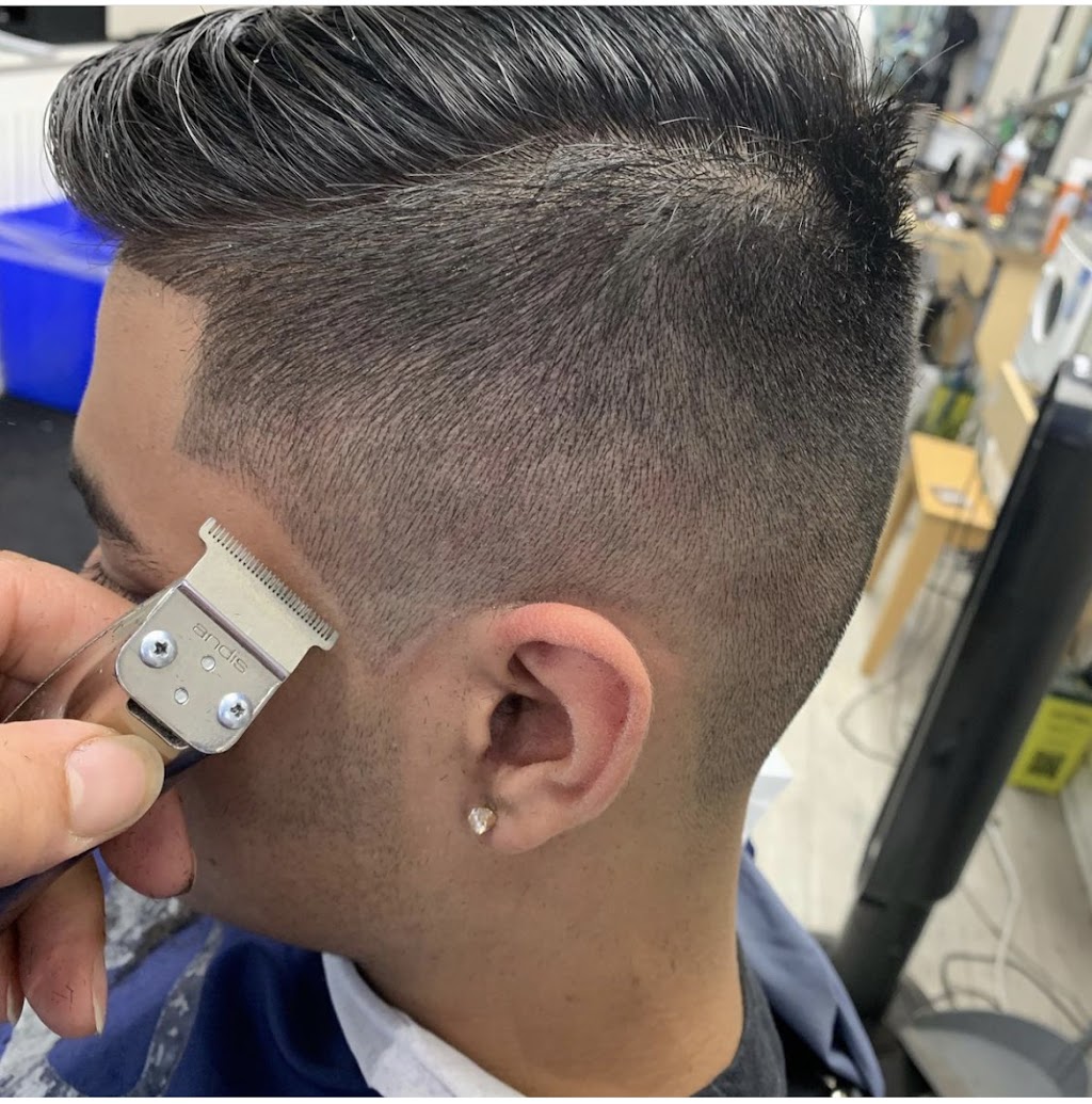 Fade Lounge | 1632 Frolis St, Oshawa, ON L1K 0L6, Canada | Phone: (647) 218-0622