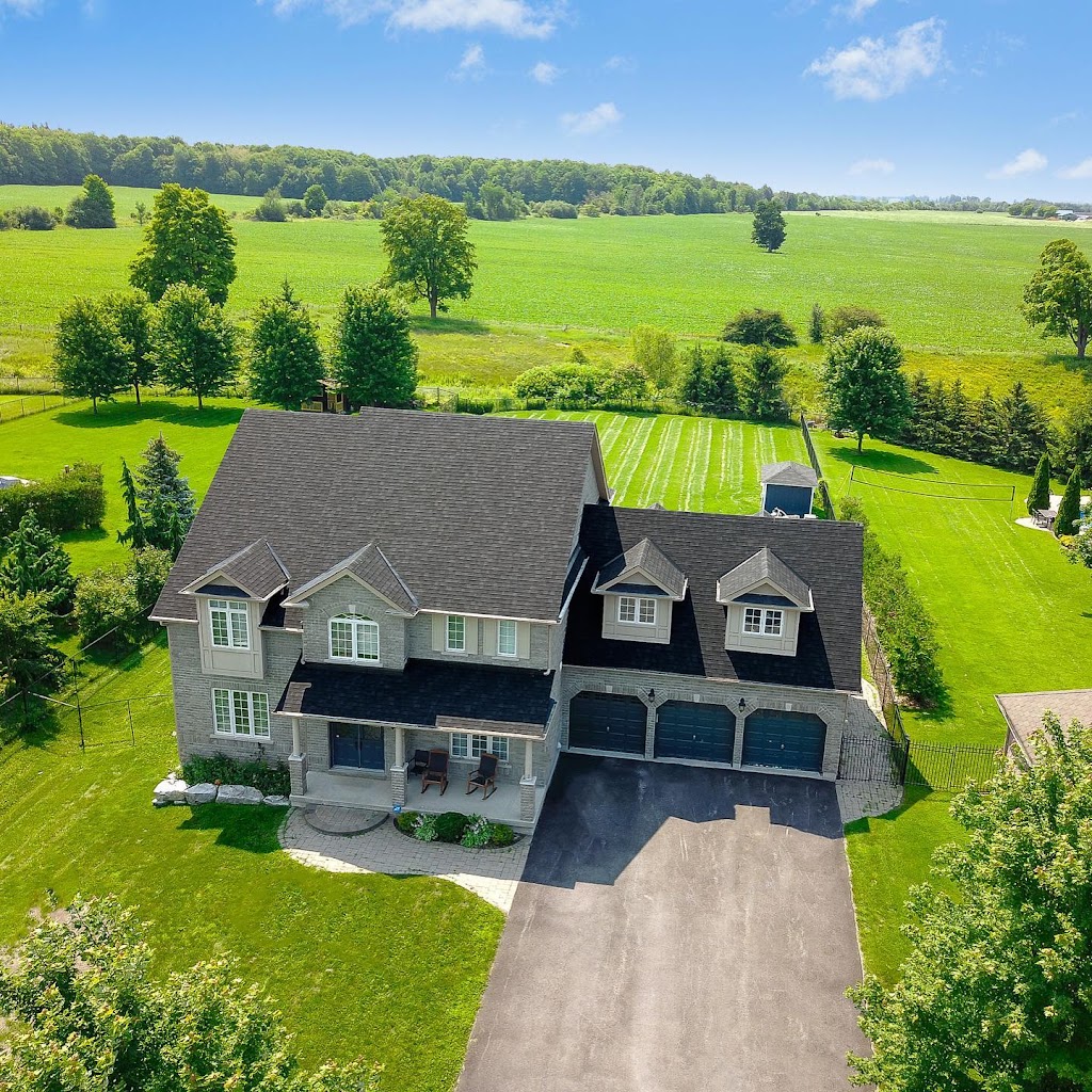 Sapphire Roofing Richmond Hill | 551 16th Ave, Richmond Hill, ON L4C 7A7, Canada | Phone: (647) 660-4840