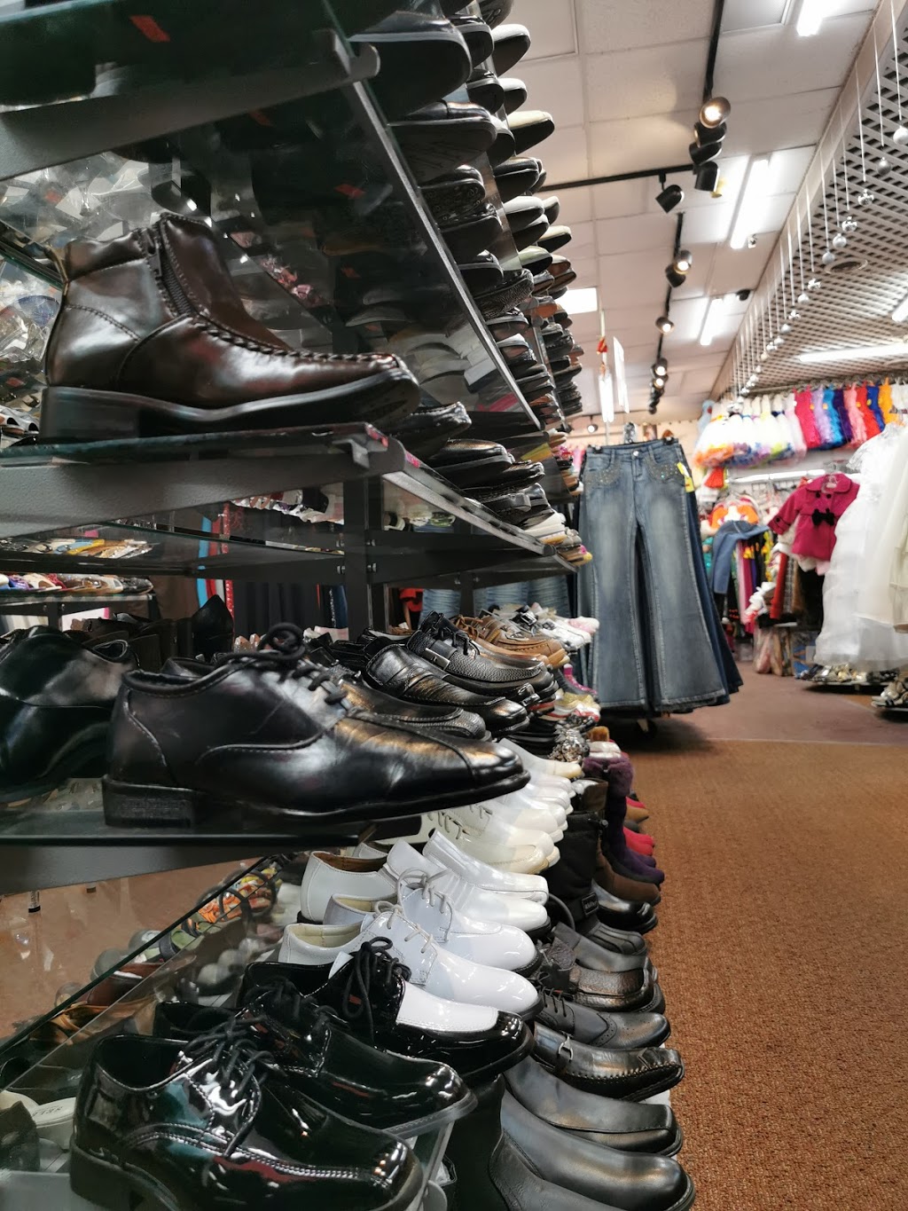 Model Club Fashion Design | 10632 98 St NW, Edmonton, AB T5H 2N7, Canada | Phone: (780) 990-1229