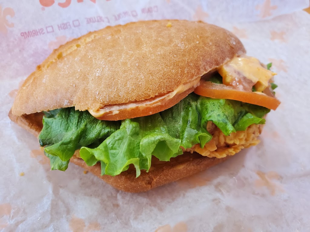 Popeyes | 2355 Keele St, North York, ON M6M 4A2, Canada | Phone: (416) 241-3500