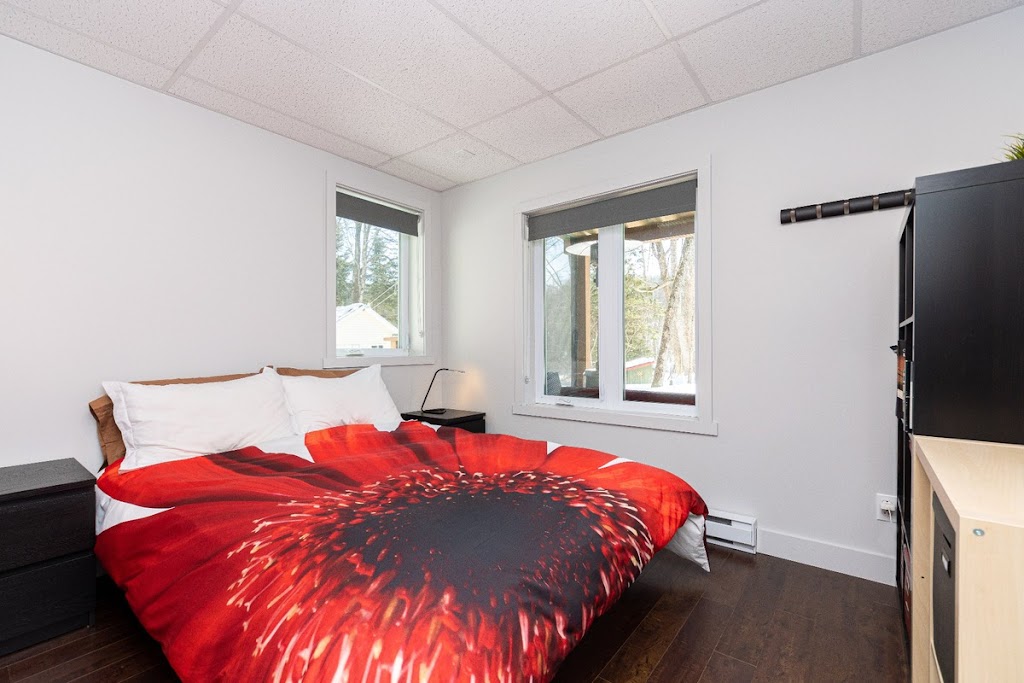 Chalet Équinoxe | 84 Chem. de la Batiscan, Lac-aux-Sables, QC G0X 1M0, Canada | Phone: (450) 780-1669