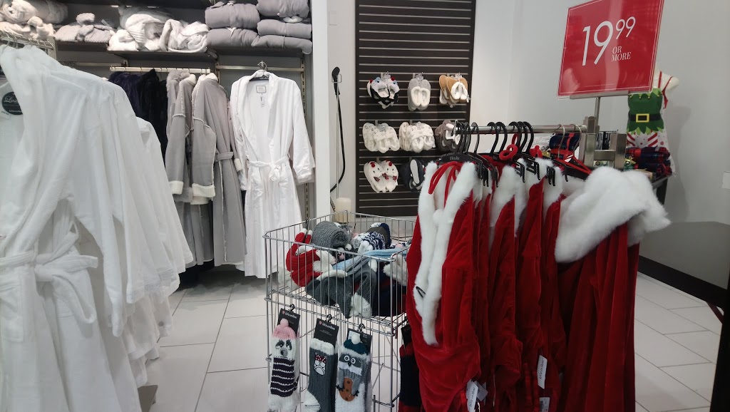 La Vie en Rose Meadowtown Centre Outlet | 19800 Lougheed Hwy #960, Pitt Meadows, BC V3Y 2L6, Canada | Phone: (604) 465-6557