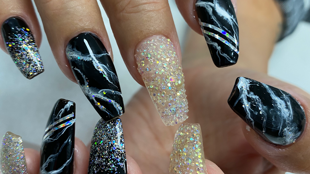 E&R nails salon | 15 Centennial Pkwy S, Hamilton, ON L8G 2B8, Canada | Phone: (289) 635-6864