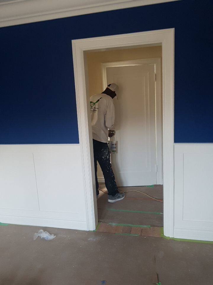 Home Painters Mississauga | 3379 Ellengale Dr, Mississauga, ON L5C 1Z5, Canada | Phone: (905) 581-5881