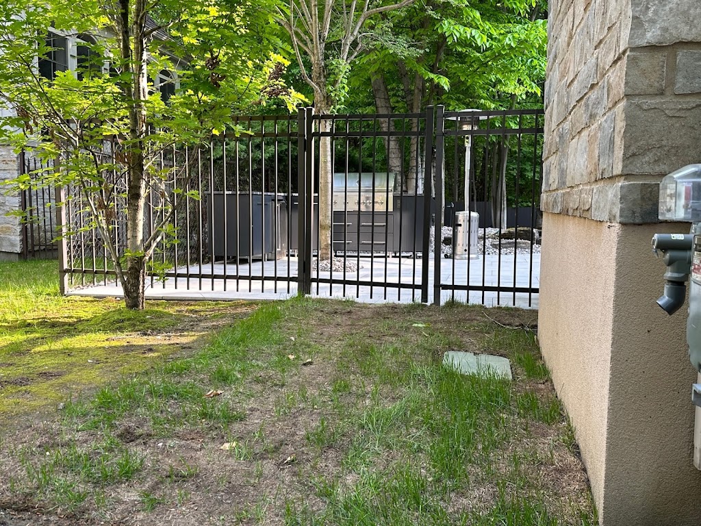 Privy Panls | 38 Rue de Clervaux, Rosemère, QC J7B 0A1, Canada | Phone: (514) 244-9995
