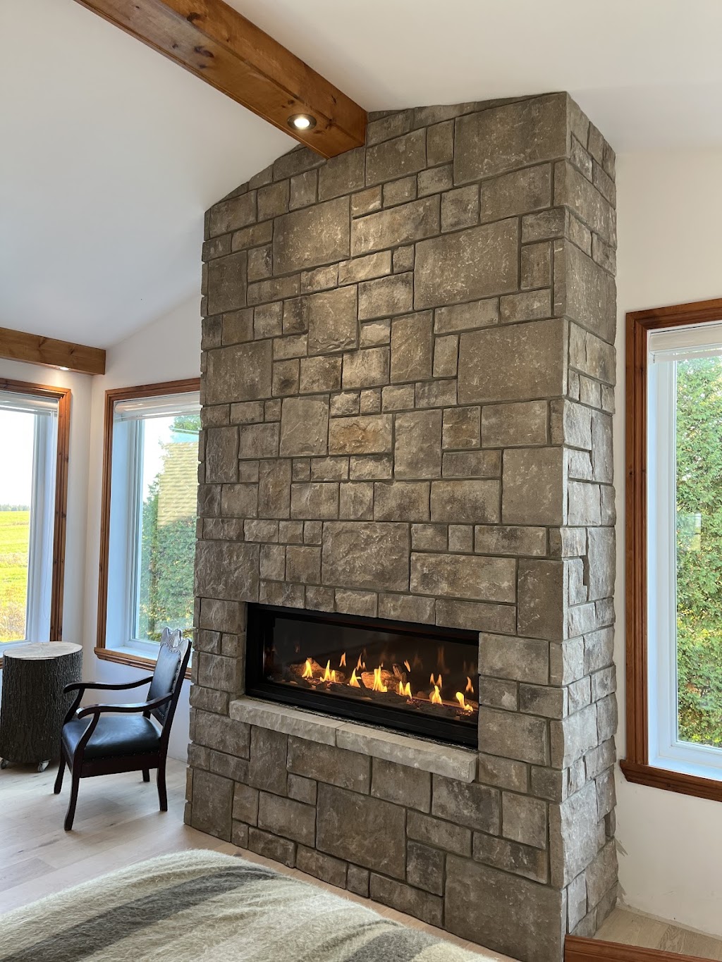 Maçonnerie Darby | 106 Rue Saint-Jacques, East Angus, QC J0B 1R0, Canada | Phone: (819) 571-4055