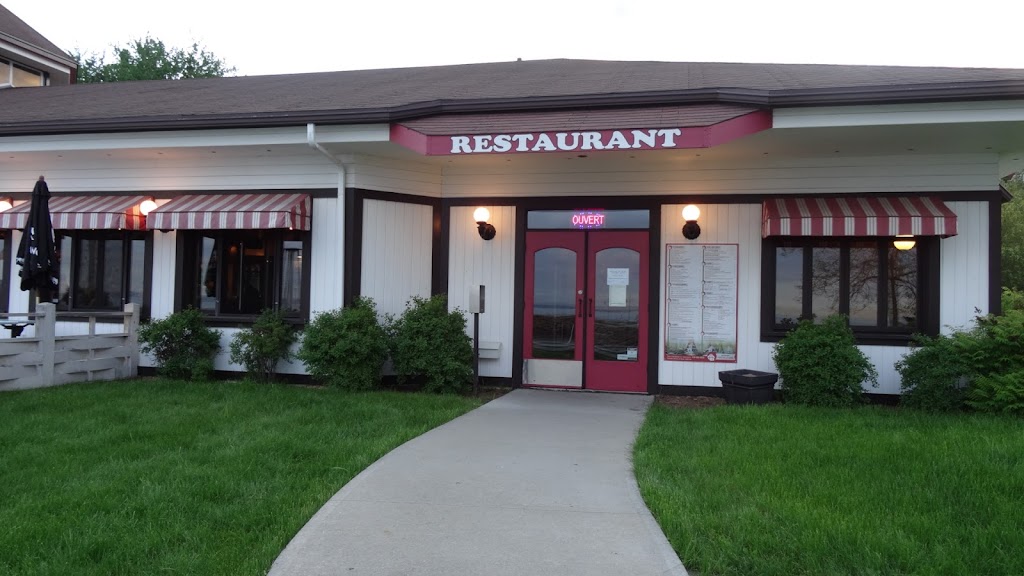 Restaurant Café De La Gare | 100 Chem. du Havre, La Malbaie, QC G5A 2Y9, Canada | Phone: (418) 665-4272