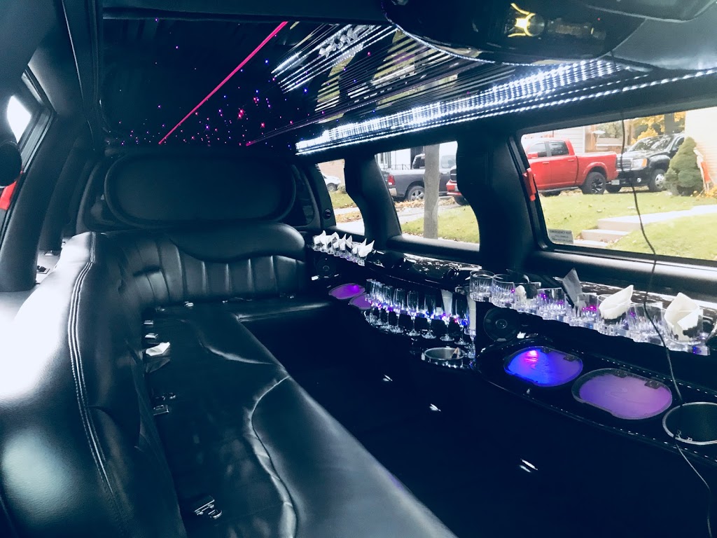 Toronto Airport Stretch Limo. Ca | 43 Bellwood Dr, Whitby, ON L1N 2E3, Canada | Phone: (866) 822-8603