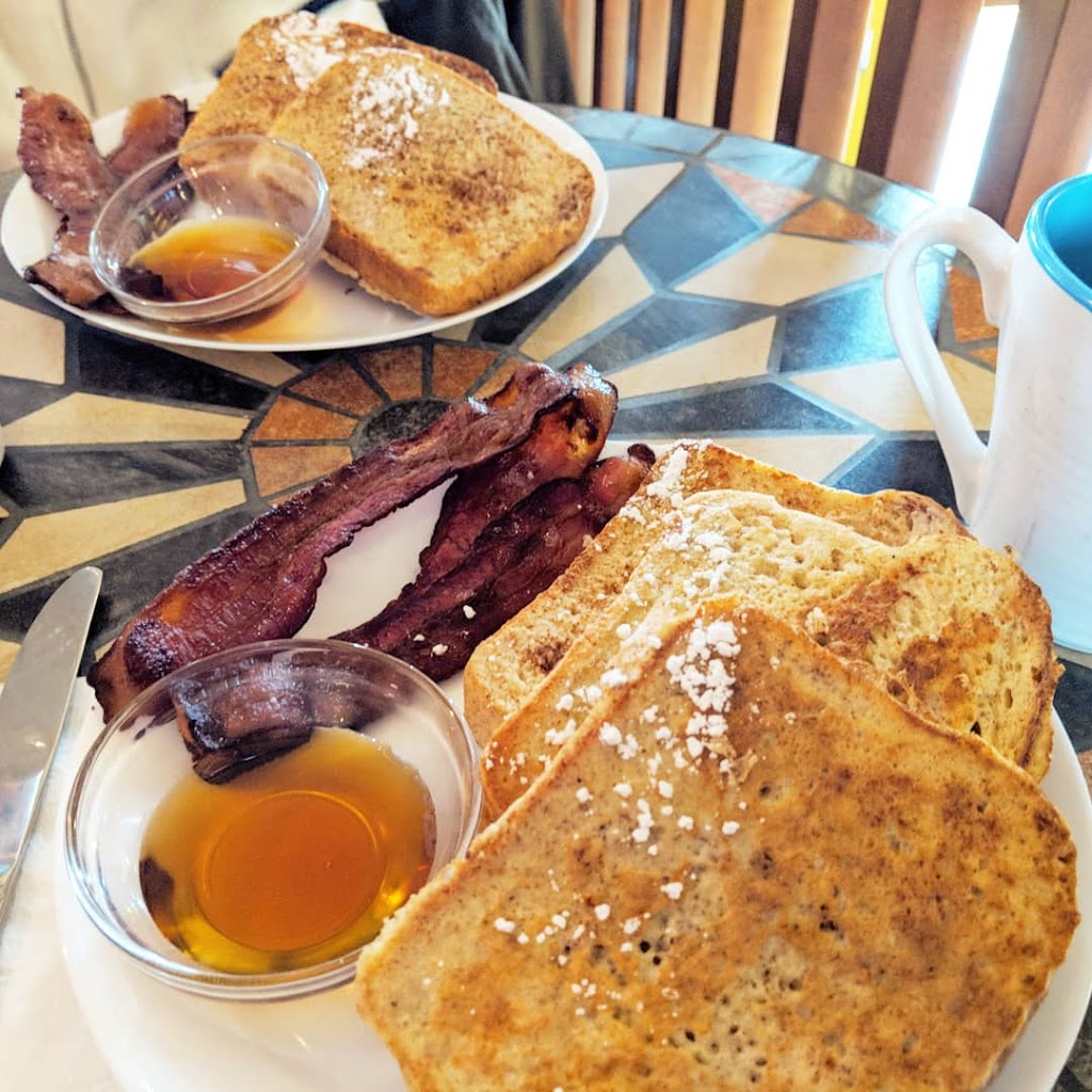 Versus cafe & Catering Company | 4715 50 Ave, Calmar, AB T0C 0V0, Canada | Phone: (780) 985-2336