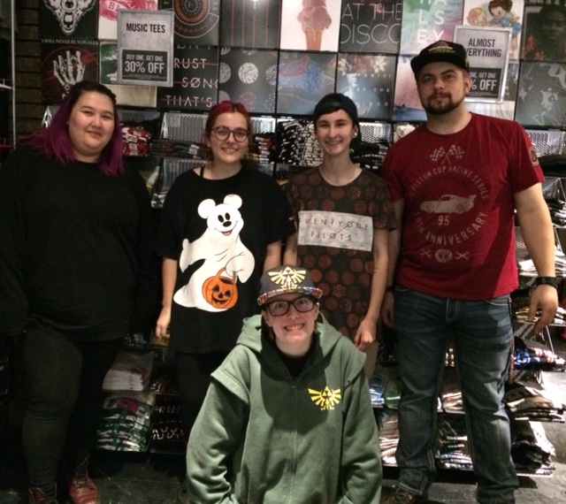 Hot Topic | 5000 Canoe Pass Way #610, Tsawwassen, BC V4M 0B3, Canada | Phone: (604) 948-9685