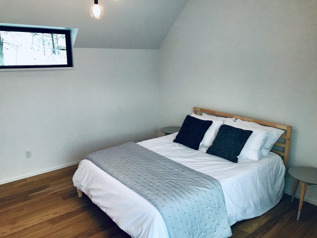 Chalet Spahaus 128 | 20 Chemin de la Pointe-aux-Pères, Lac-Supérieur, QC J0T 1P0, Canada | Phone: (888) 251-5138