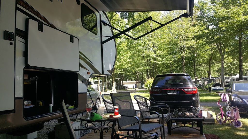 Camping Domaine Madalie | 512 3e Rang N, Saint-Charles-sur-Richelieu, QC J0H 2G0, Canada | Phone: (450) 584-2444