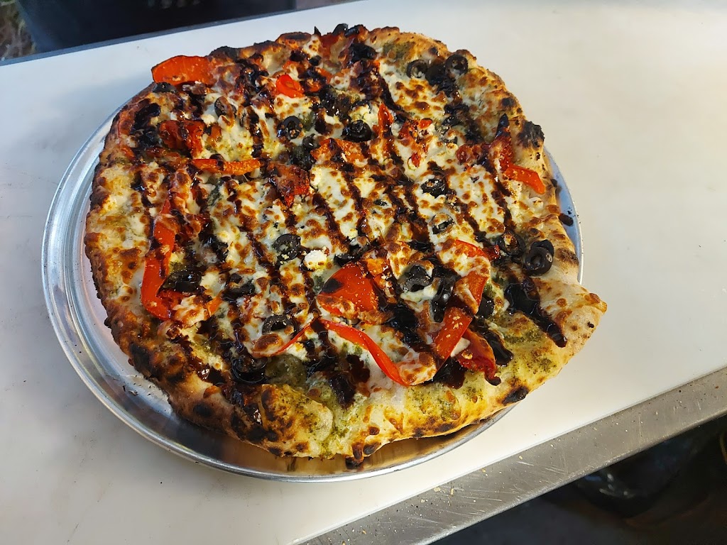 Give Pizza Chance | 478 Village Bay Rd, Mayne Island, BC V0N 2J2, Canada | Phone: (778) 700-0992
